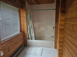 Main-Floor-Full-Bathroom