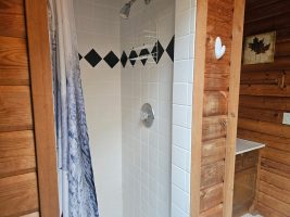 Upstairs-bathroom-in-Hallway