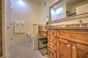12Master-Bathroom-View-2