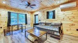 Interior-of-She-Shed-Apartment-with-Twin-with-Twin-Trundle