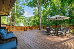 Spacious-Wraparound-Deck