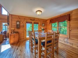 Appalachian-View-Dining-Room-from-Kitchen