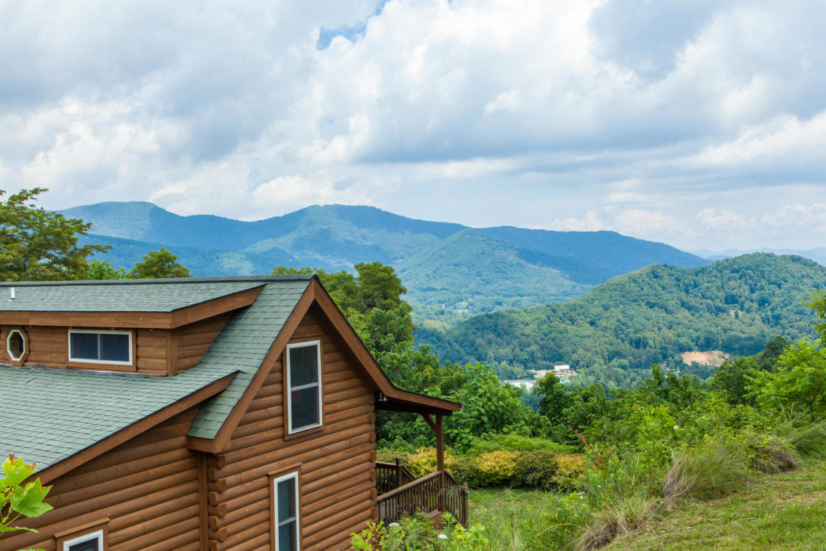 Apple Blossom Cabin Maggie Mountain Vacations