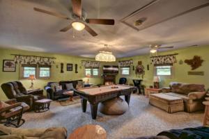 246 Campbell Creek Rd Maggie-large-031-035-Large Rec Room-1500x999-72dpi