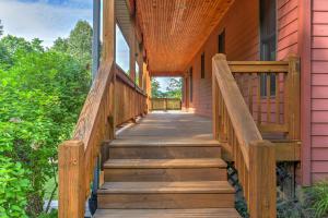 Stairs-to-Wraparound-Deck