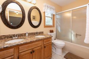 12-Guest-Hall-Bathroom