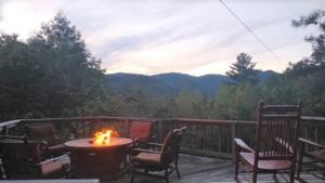 Lost Cove Mtn Lodge Deck Fire Pit View