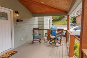Porch-at-Entrance-to-Mabels-Place