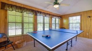 Ping-Pong-Table-room