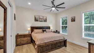17-Primary-King-Bedroom-1