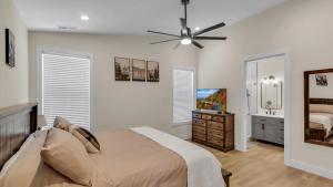 29-Upstairs-King-Bedroom