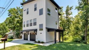 3-Exterior-of-Home-2