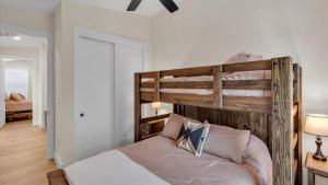 33-Upstairs-Twin-Over-Queen-Bedroom-1