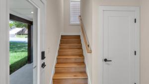 6-Stairs-to-Open-Living-Room