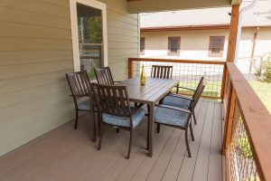 Minnies-Front-Porch