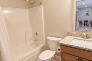 Minnies-Upstairs-Shared-Bathroom