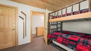 Second-Floor-Twin-Bunk-