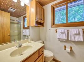 Upper-Level-Primary-Full-Bath