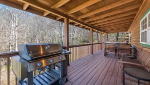 Grill-and-View-to-Hot-Tub.jpg